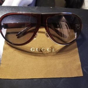 IN EXCELLENT CONDITION AUTHENTIC GUCCI SUNGLASSES